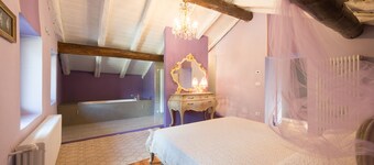 Quart de Lune- Boutique B&B