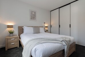 3 chambres, fer et planche à repasser, Wi-Fi gratuit, draps fournis