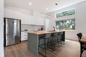 Fridge, microwave, oven, stovetop - Home Sweet Home with Secure Parking (Kings Meadows)