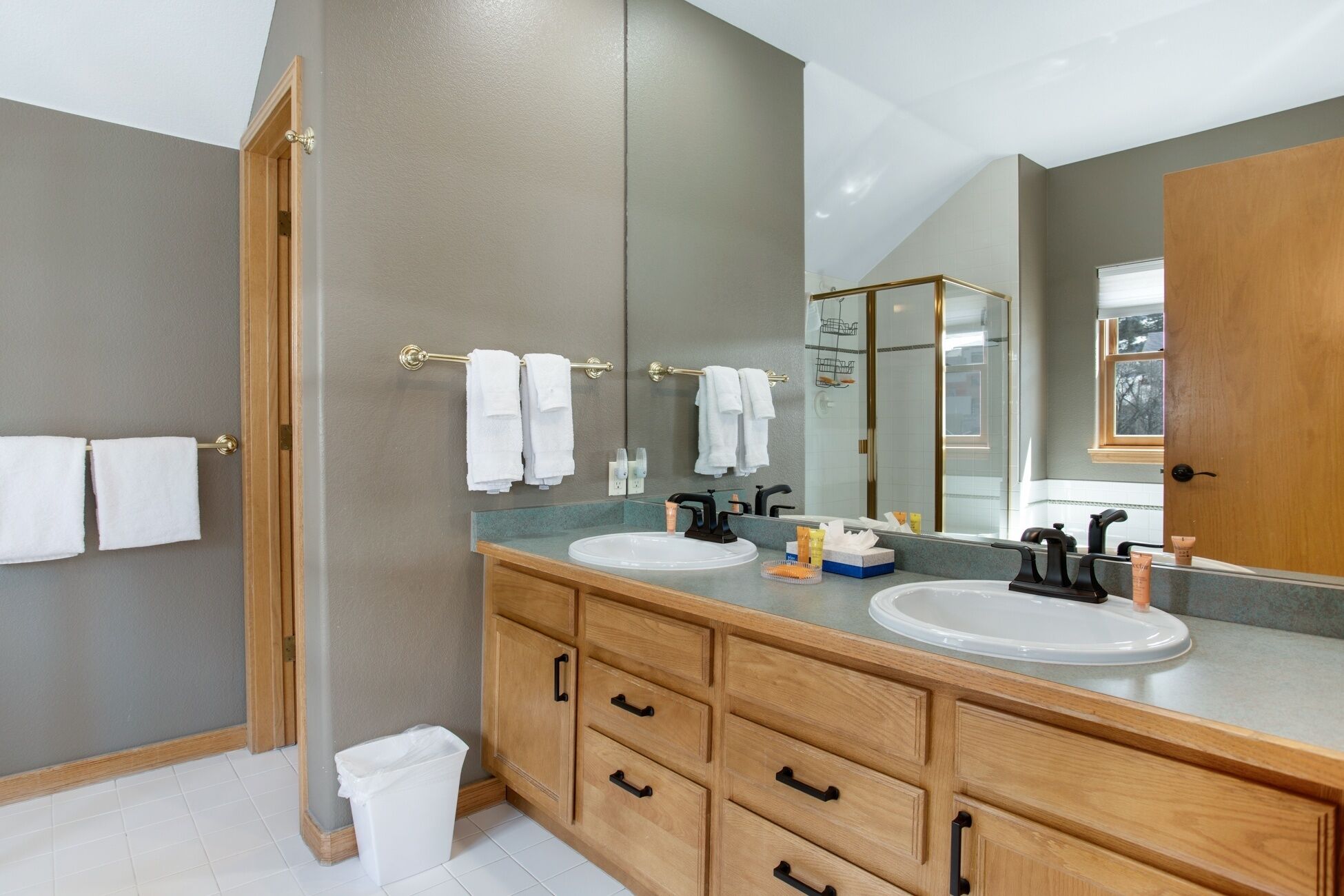 Canyon Run B203 3 Bedroom Condo by Redawning