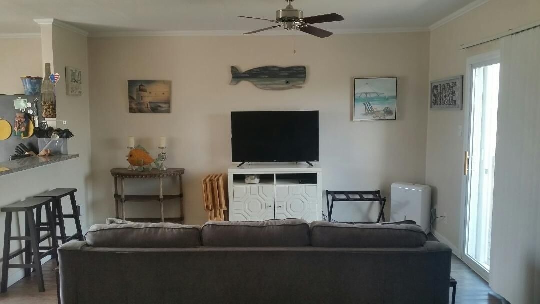 Bay Tree A4 Condo by Redawning