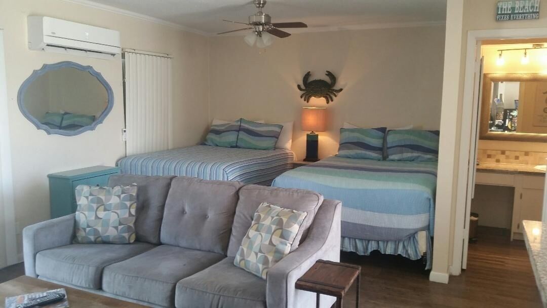 Bay Tree A4 Condo by Redawning