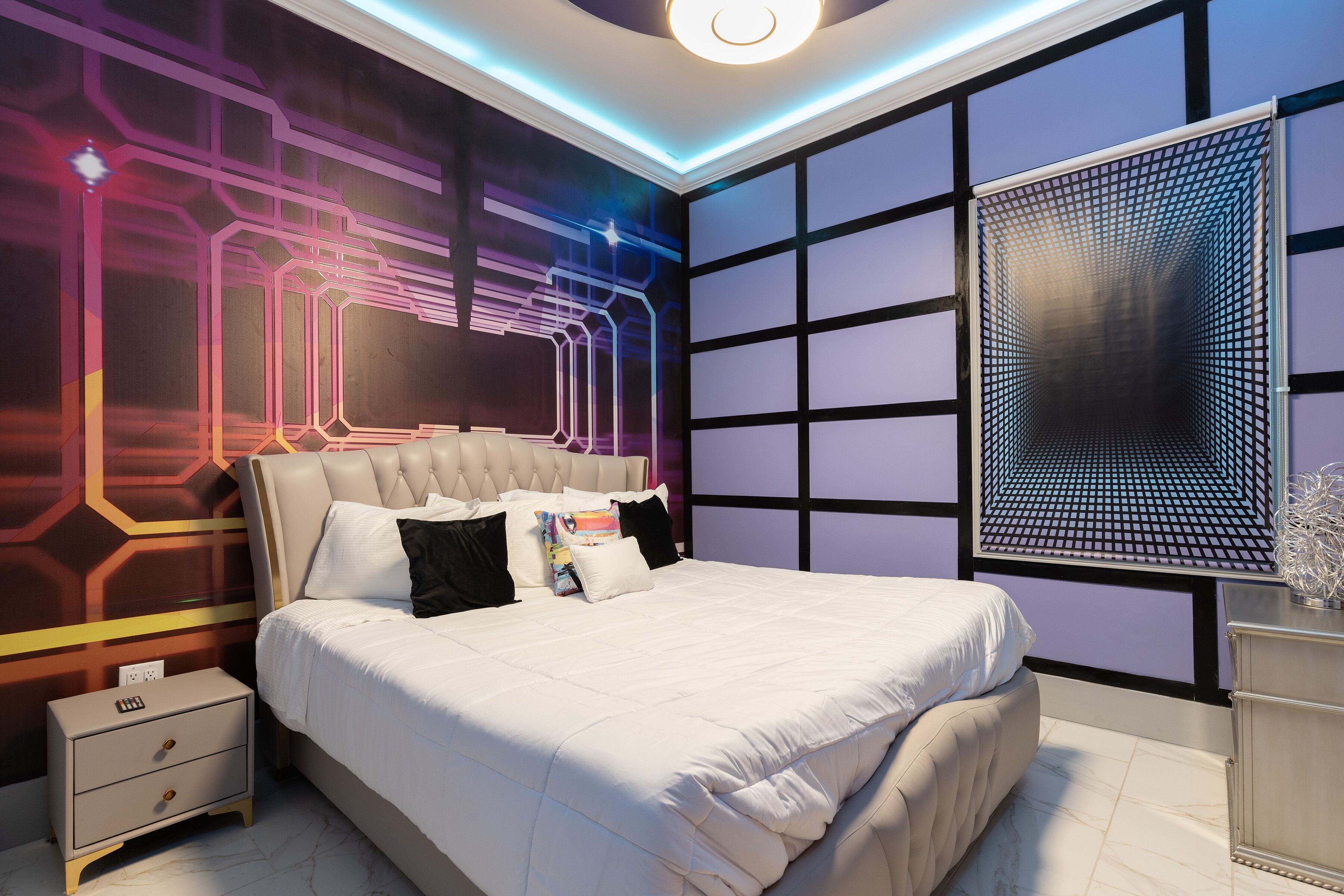 AS SEEN ON TV EXTREME TWIN RESORT MANSIONS