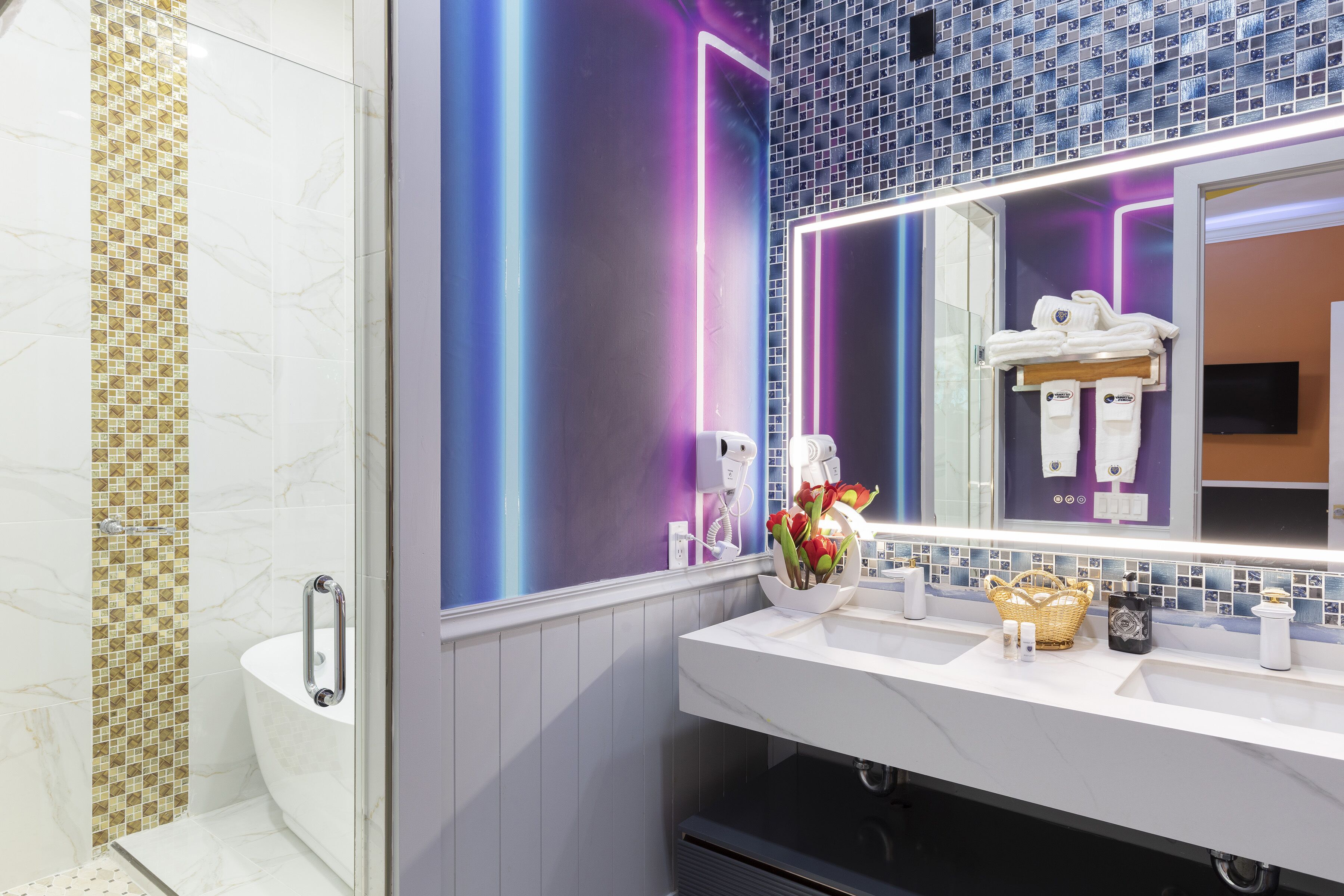 AS SEEN ON TV EXTREME TWIN RESORT MANSIONS