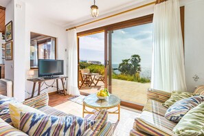 Living area - Sailor's house in front of the island of dragonera (Sant Elm)
