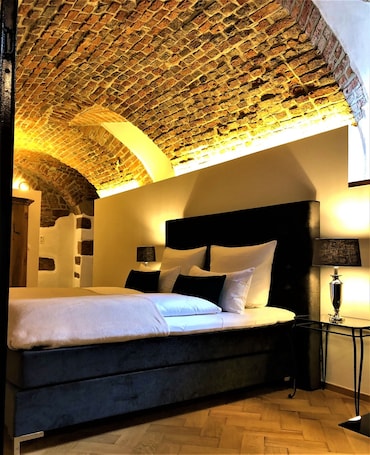 Luxury Suite | Premium bedding, minibar, individually decorated, individually furnished