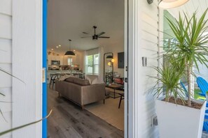 Interior - Luxury Bungalow in STA. Pet friendly! (St. Augustine)