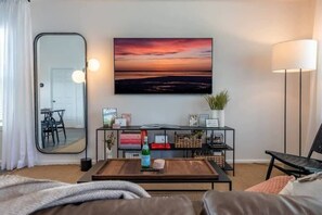 Unclassified image, 5 of 40, button