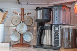 Unclassified image, 4 of 40, button