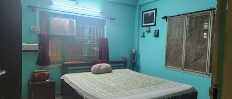 2 chambres, fer et planche à repasser, Wi-Fi gratuit, draps fournis