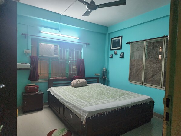 2 عدّة غرف نوم ومكواة/لوح كي وواي فاي مجانًا وملاءات أسرّة