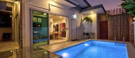 Kolam renang outdoor