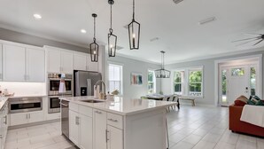Interior - Beachy Keen - Close walk to beach (Fernandina Beach)
