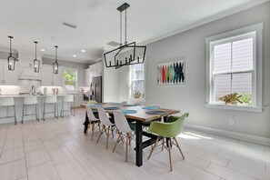 Dining - Beachy Keen | Beach essentials, Bikes, & Close walk to beach (Fernandina Beach)