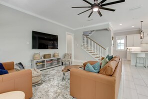 TV, offices - Beachy Keen | Beach essentials, Bikes, & Close walk to beach (Fernandina Beach)