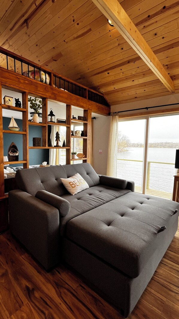 Smart TV, DVD player, books, computer monitors - Lakefront Cabin w/ Dock & Kayaks, True MN Getaway
Stunning Lake View - Cabin 11 (South Haven)