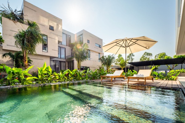 Outdoor pool, sun loungers