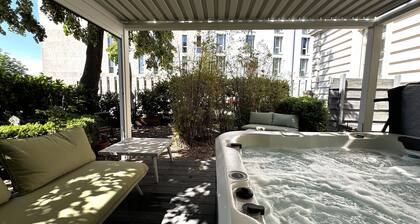 Historical Luxury Homes - Luxury family suite with terrace