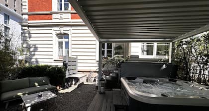 Historical Luxury Homes - Luxus Familiensuite mit Terrasse