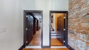 Interior - Stylish Apartment|Parking|0.6 miles from UofL (Louisville)