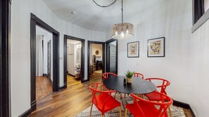 Dining - Stylish Apartment|Parking|0.6 miles from UofL (Louisville)