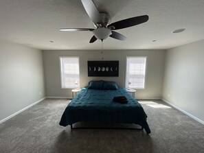 5 chambres, bureau, Wi-Fi, literie fournie