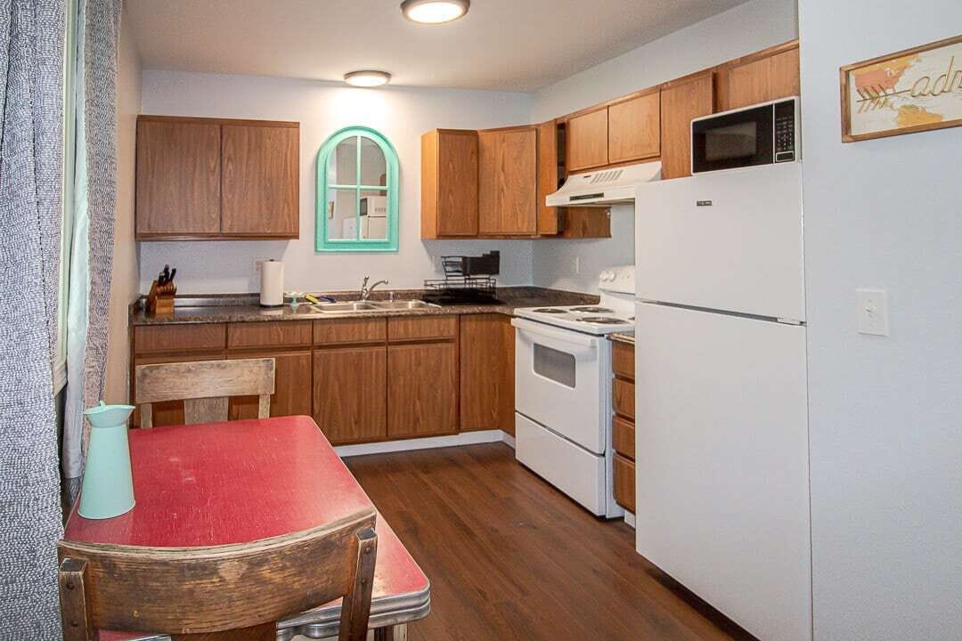 Midnight Sun Suites S