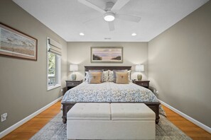 3 bedrooms, iron/ironing board, internet, bed sheets