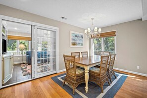 Dining - Pelican Place - Golf cart included 704 Swordfish (Fripp Island)