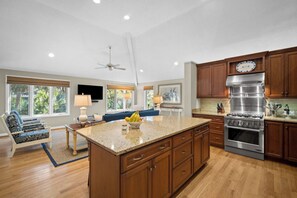 Coffee/tea maker - Pelican Place - Golf cart included 704 Swordfish (Fripp Island)