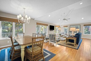 Dining - Pelican Place - Golf cart included 704 Swordfish (Fripp Island)