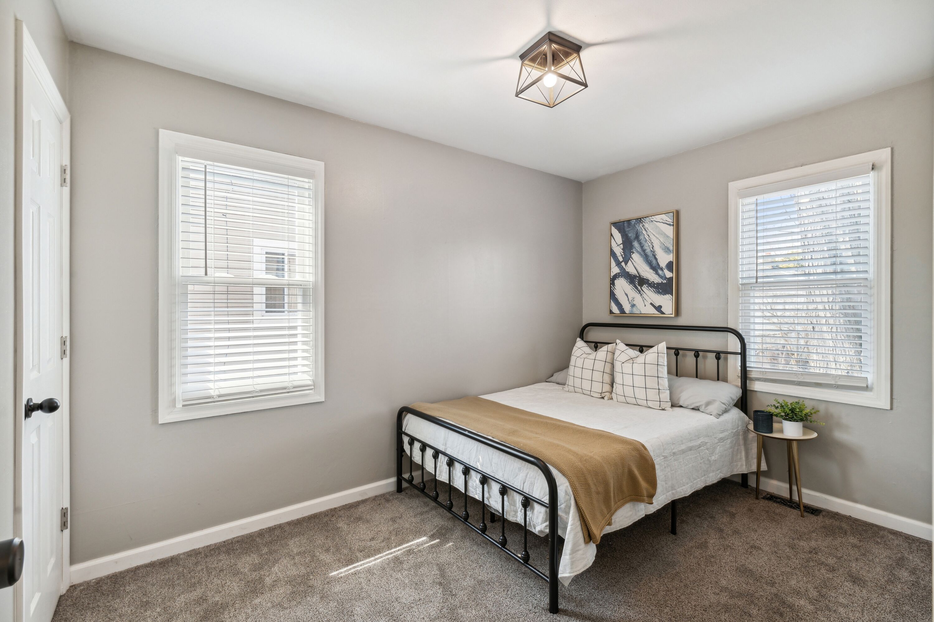 2 bedrooms, desk, iron/ironing board, free WiFi