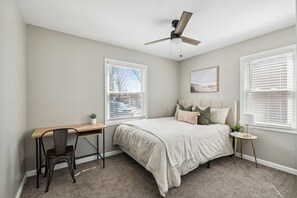 2 chambres, bureau, fer et planche à repasser, Wi-Fi gratuit