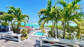 Terrace/patio - Bakari House - Luxury Oceanfront Villa w/ Spectacular View, Pool, Spa and Dock (Hartswell)