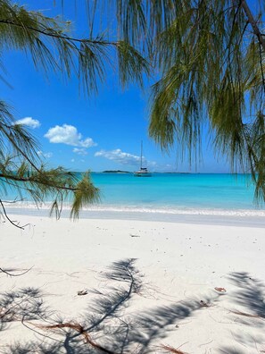 Chaise longue, serviettes de plage