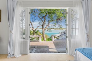 4 Schlafzimmer, Zimmersafe, Schreibtisch, Bügeleisen/Bügelbrett