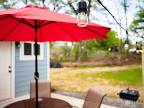 Outdoor dining - Marietta Square's Home Away! (Marietta)