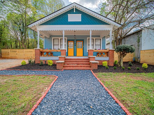 Marietta Square's Home Away!