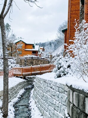 Property grounds - Cozy 2 bed & 2 bath unit in Westgate Smokey Mtn. Resort & Water park.
Sleeps 6 (Gatlinburg)