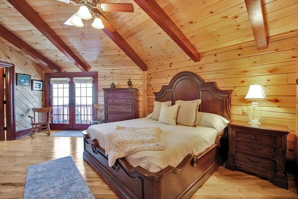 5 bedrooms, WiFi, bed sheets