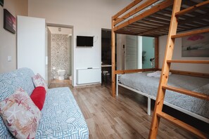 Down duvets, memory-foam beds, desk, soundproofing - Villa Valentina Versilia  (Viareggio)