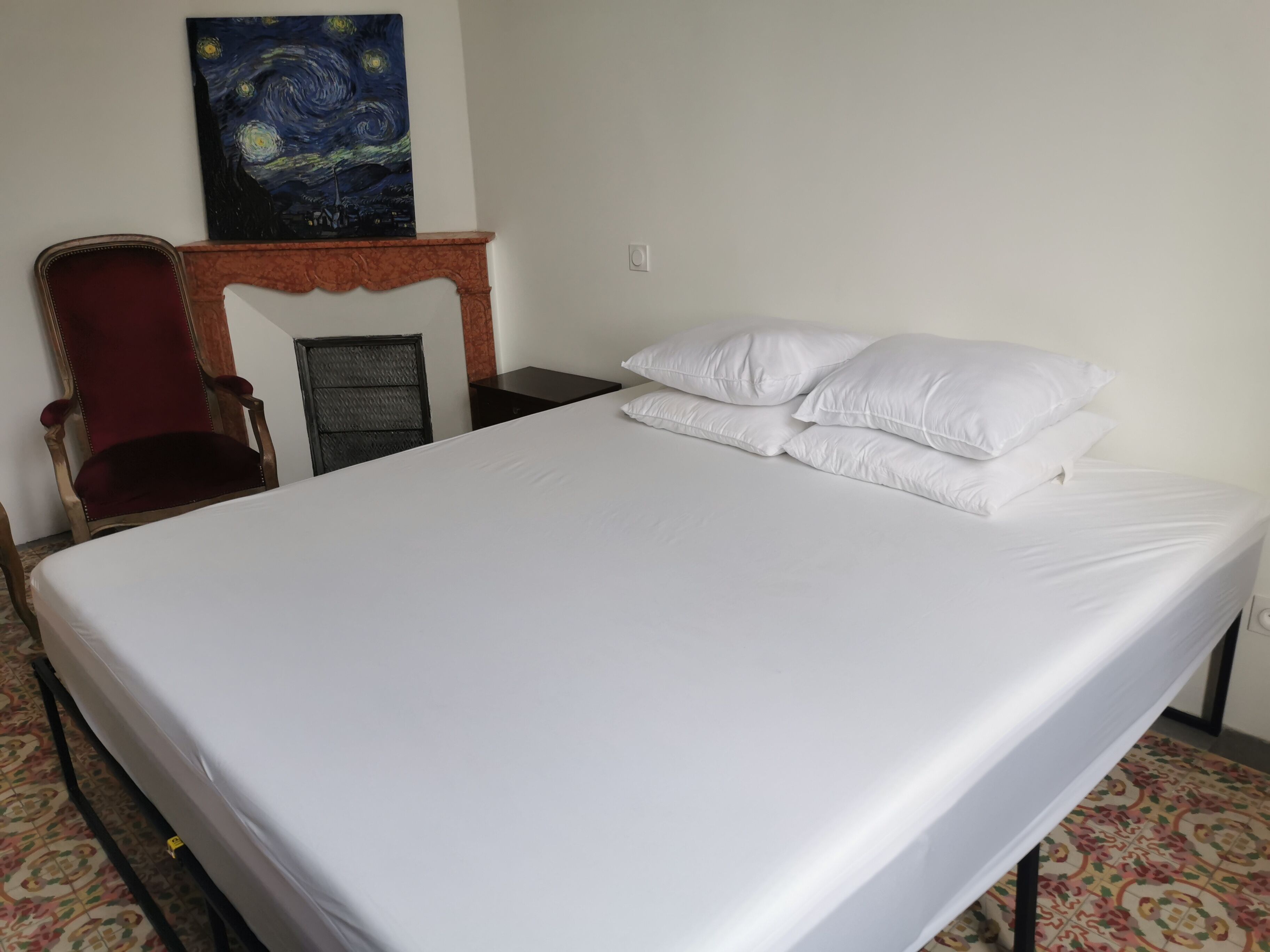 Splendid 1930s villa near the ramparts and downtown