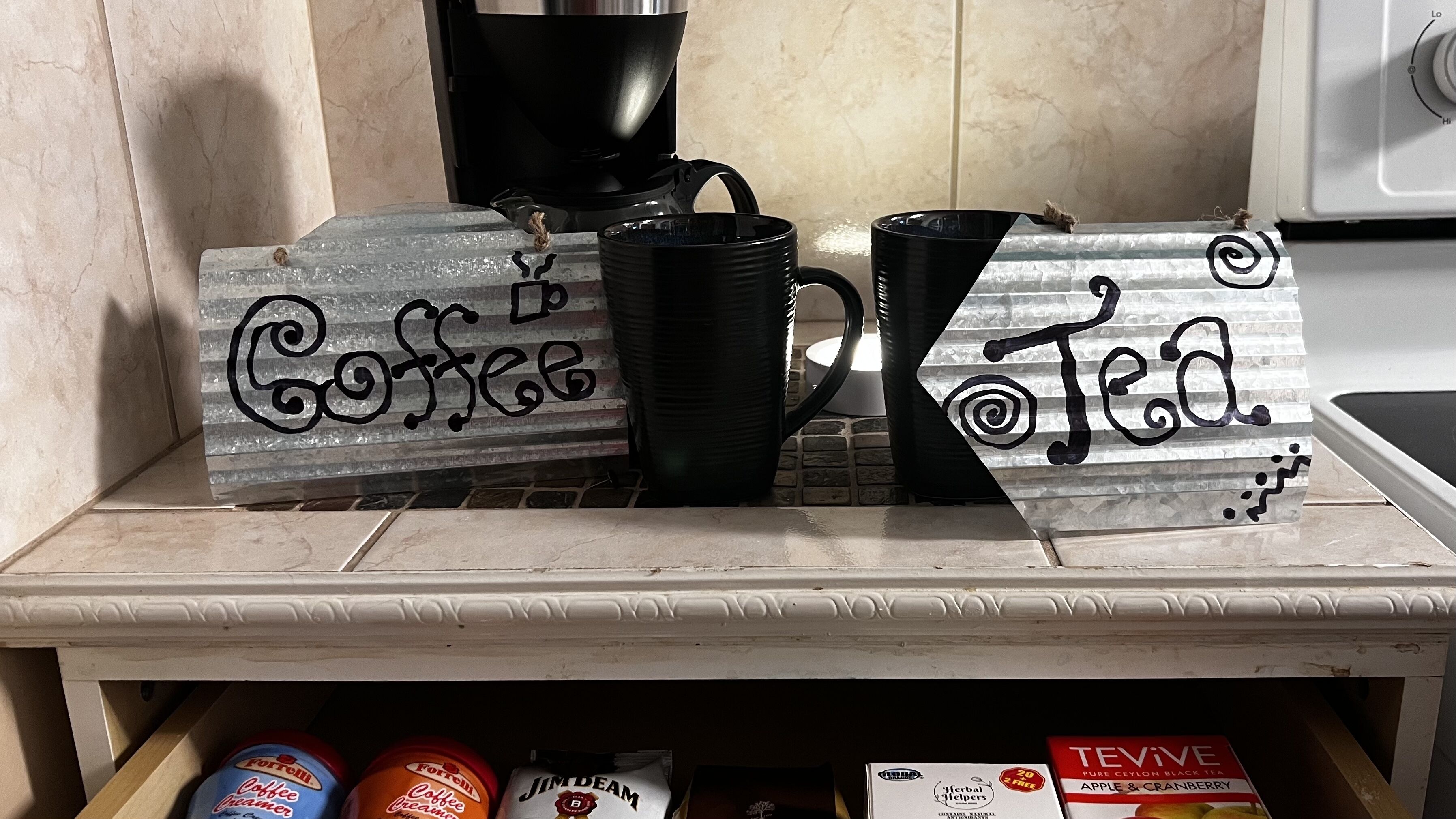 Quirky, Handmade, Embraces Creativity Nature. Minutes from Downtown Mount Dora.