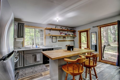 Quiet Shell River Cabin with Sauna