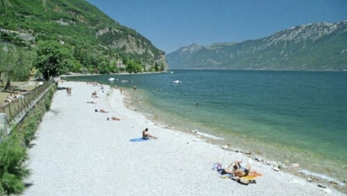 Lake Garda Tignale vacation home bungalow with pool and lake view