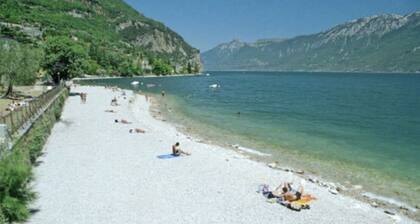 Lake Garda Tignale vacation home bungalow with pool and lake view
