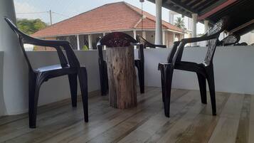 Standard Double Room | Living area