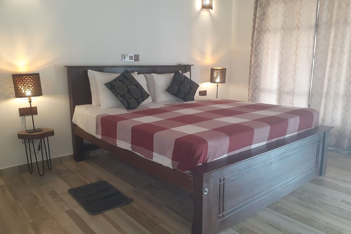 Standard Double Room | Iron/ironing board, bed sheets