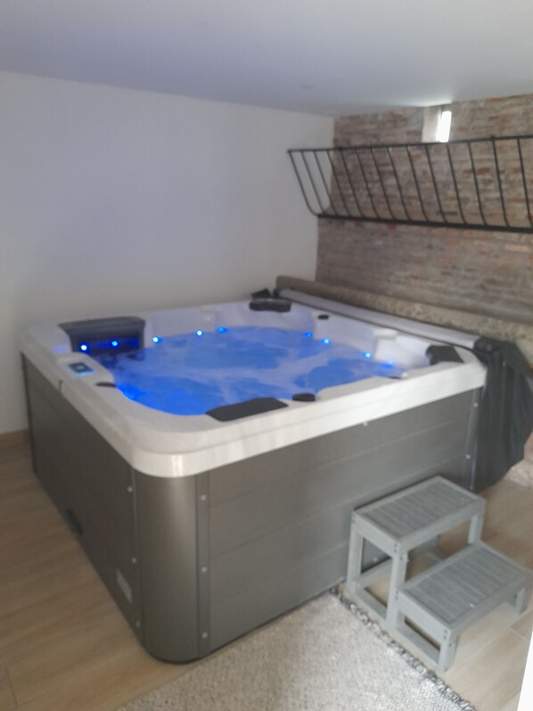 Interior - Gite with spa (Haute-Épine)