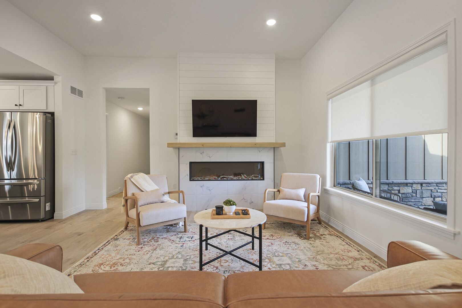 Large Modern Home By Lake 